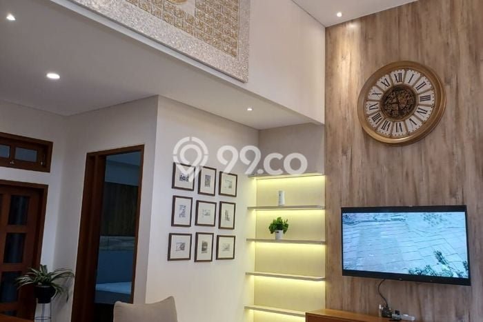 Ready to Use! Luxury House LT 294m2 Desain Elegan di Sentul Ready to Use! Luxury House LT 294m2 Desain Elegan di Sentul