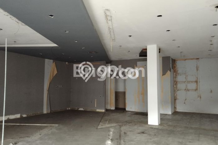 Ruko Kawasan Strategis di Terban, Luas 156m², Lokasi Strategis Ruko Kawasan Strategis di Terban, Luas 156m², Lokasi Strategis