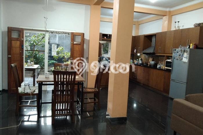 For Sale Rumah 5 Kamar Lokasi Strategis Bagus dan Strategis di Mantrijeron For Sale Rumah 5 Kamar Lokasi Strategis Bagus dan Strategis di Mantrijeron