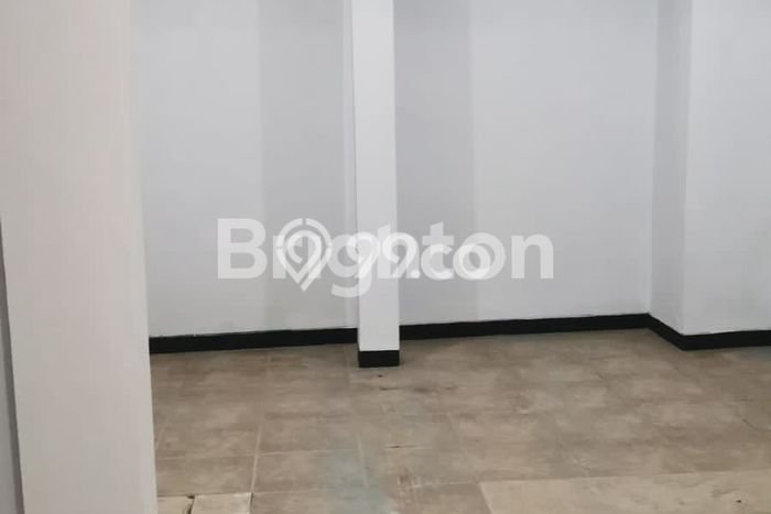 Ruko untuk disewa di Gedong Tengen punya LT 200m2 & LB 230m2 harga sewa kompetitif Ruko untuk disewa di Gedong Tengen punya LT 200m2 & LB 230m2 harga sewa kompetitif
