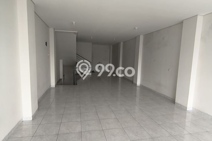 Unit Komersial Disewakan di Jakarta Barat Area Strategis Harga Kompetitif Unit Komersial Disewakan di Jakarta Barat Area Strategis Harga Kompetitif