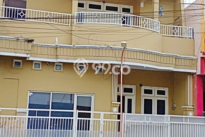 Dijual Rumah 6 Kamar Lokasi Strategis Bagus dan Strategis di Manyar Dijual Rumah 6 Kamar Lokasi Strategis Bagus dan Strategis di Manyar