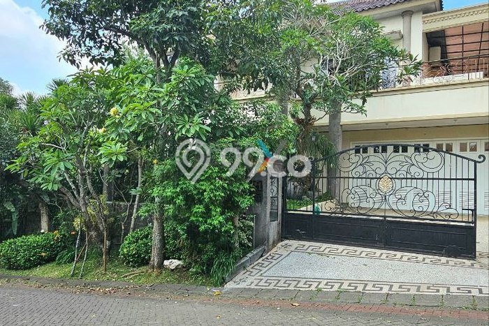 Rumah Mewah LB 700m2 Siap Pakai Desain Elegan di Villa Puncak Tidar, Malang Rumah Mewah LB 700m2 Siap Pakai Desain Elegan di Villa Puncak Tidar, Malang