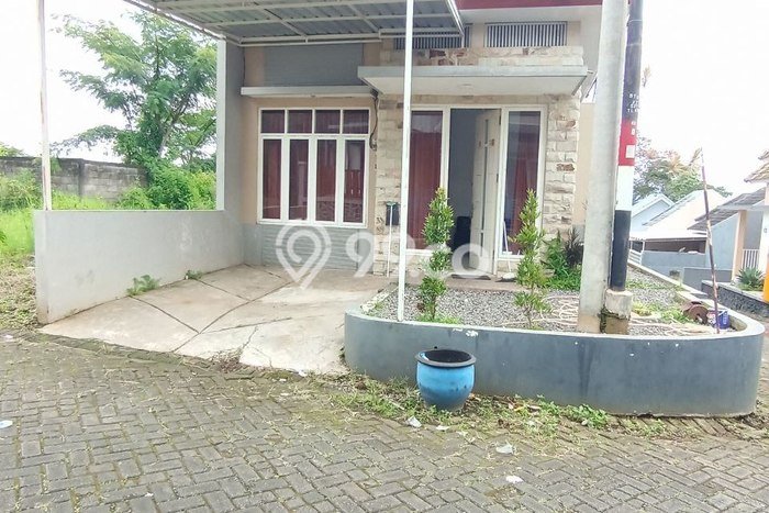 BISNIS POTENSIAL! Vila Kawasan Junrejo, Luas 76m2m², Potensi Bagus BISNIS POTENSIAL! Vila Kawasan Junrejo, Luas 76m2m², Potensi Bagus