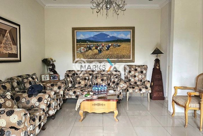 Rumah Mewah LB 700m2 Siap Pakai Desain Elegan di Villa Puncak Tidar, Malang Rumah Mewah LB 700m2 Siap Pakai Desain Elegan di Villa Puncak Tidar, Malang