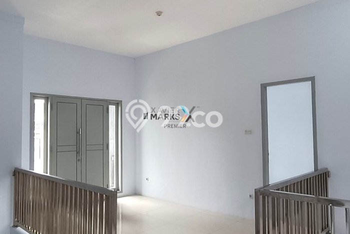 Rumah Mewah LB 200m2 Siap Huni Desain Elegan di Batu, Malang Rumah Mewah LB 200m2 Siap Huni Desain Elegan di Batu, Malang
