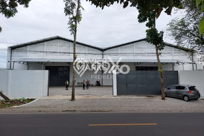 Gudang bagus disewakan di Pakisaji Malang dengan LB 2000m2 harga sewa terbaik Gudang bagus disewakan di Pakisaji Malang dengan LB 2000m2 harga sewa terbaik