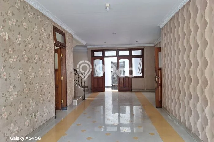 LOKASI TERBAIK! Rumah di Rawamangun, 5 KM, Area Premium, LT 170m² LB 350m² LOKASI TERBAIK! Rumah di Rawamangun, 5 KM, Area Premium, LT 170m² LB 350m²