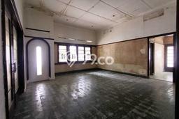 Rumah kawasan Gatot Subroto, 0 KM, Area Premium, Luas 645m² LB 214m² Rumah kawasan Gatot Subroto, 0 KM, Area Premium, Luas 645m² LB 214m²