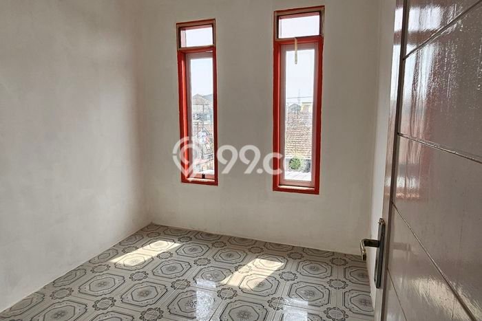 Dijual Rumah 4 Kamar Lokasi Strategis Bagus dan Strategis di Kiaracondong Dijual Rumah 4 Kamar Lokasi Strategis Bagus dan Strategis di Kiaracondong