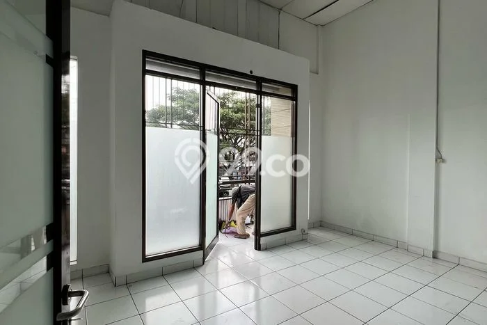 Ruko Disewa di Bandung dengan LB 100m2 Area Komersial Ramai Ruko Disewa di Bandung dengan LB 100m2 Area Komersial Ramai
