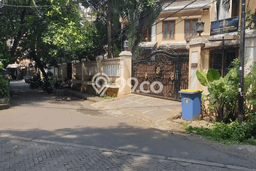 Rumah Luxury Modern Tanpa Renovasi di Pegangsaan Jakarta Pusat Rumah Luxury Modern Tanpa Renovasi di Pegangsaan Jakarta Pusat