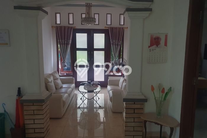 Rumah Elit Modern Tanpa Renovasi di Condet Jakarta Timur Rumah Elit Modern Tanpa Renovasi di Condet Jakarta Timur