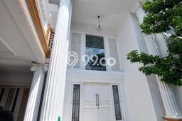 For Sale Rumah Mewah Exclusive di Ciputat Timur, Tangerang Selatan For Sale Rumah Mewah Exclusive di Ciputat Timur, Tangerang Selatan