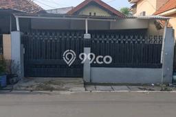 For Sale Rumah 3 Kamar Lokasi Strategis Bagus dan Strategis di Sawahan For Sale Rumah 3 Kamar Lokasi Strategis Bagus dan Strategis di Sawahan