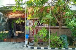 Dijual Rumah 5 Kamar Lokasi Strategis Bagus dan Strategis di Rungkut Dijual Rumah 5 Kamar Lokasi Strategis Bagus dan Strategis di Rungkut