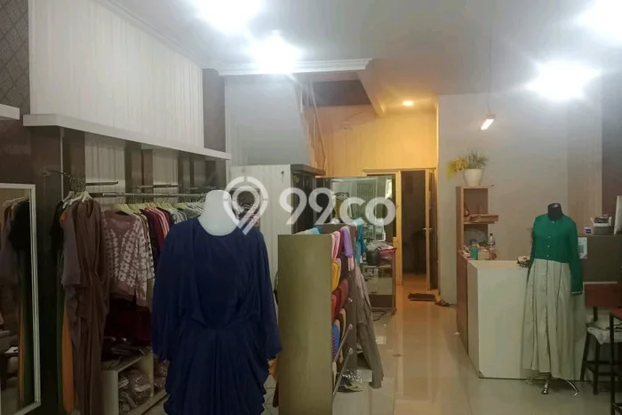 Disewakan Ruko di Pusat Kota Surabaya Ramai Strategis Disewakan Ruko di Pusat Kota Surabaya Ramai Strategis