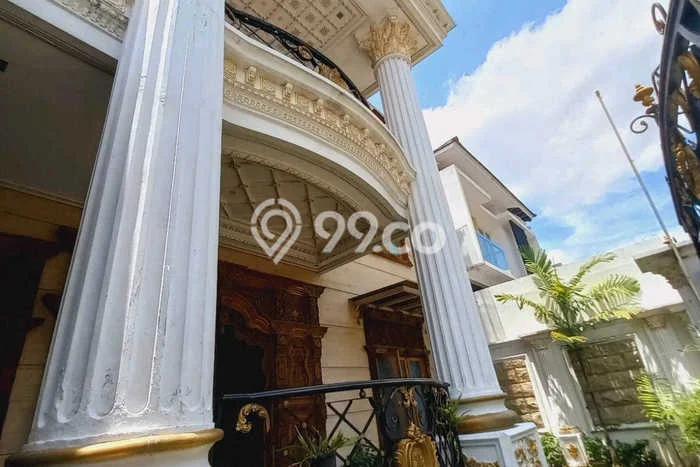 Hot Offer Hunian Mewah Ideal dan Luas di Jambangan, Surabaya Hot Offer Hunian Mewah Ideal dan Luas di Jambangan, Surabaya