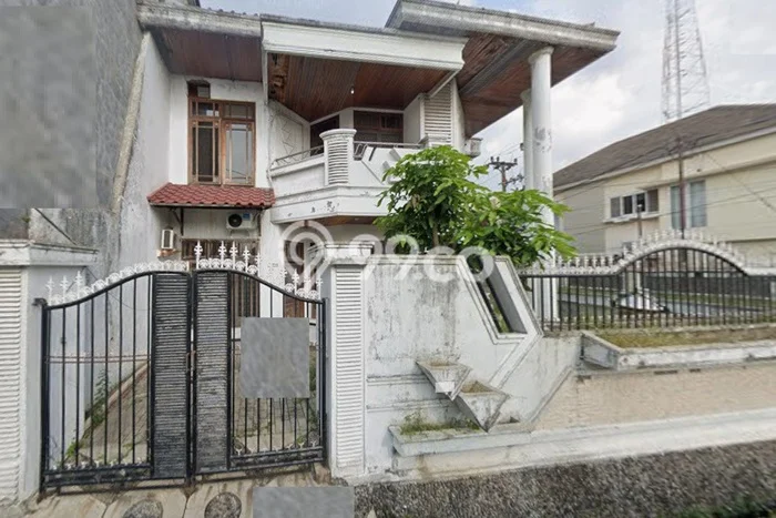 Rumah Mewah Siap Huni LT 270m2 di Sambikerep, Surabaya Rumah Mewah Siap Huni LT 270m2 di Sambikerep, Surabaya