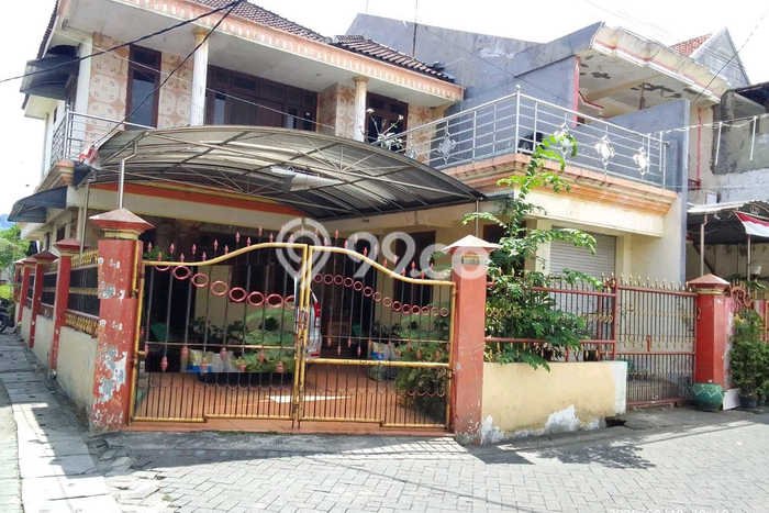 For Sale Hunian Rumah Terawat 4 Kamar di Kendangsari, Surabaya For Sale Hunian Rumah Terawat 4 Kamar di Kendangsari, Surabaya