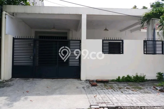 Rumah Luas Asri 4 KT Siap Huni di ngagel Surabaya Rumah Luas Asri 4 KT Siap Huni di ngagel Surabaya