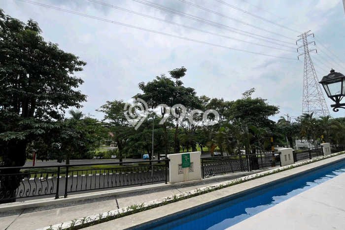 Apartemen Disewakan 3 Kamar Hemat Siap Huni di Surabaya, Luas 177m2 Apartemen Disewakan 3 Kamar Hemat Siap Huni di Surabaya, Luas 177m2