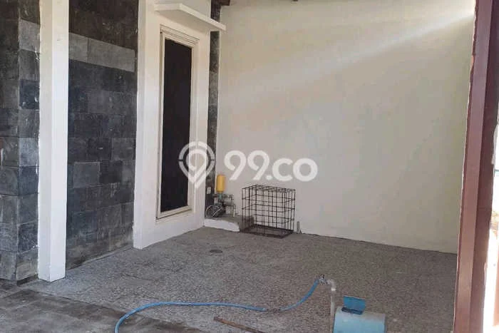 Rumah Luas Asri 2 KT Siap Pakai di Gununganyar Surabaya Rumah Luas Asri 2 KT Siap Pakai di Gununganyar Surabaya