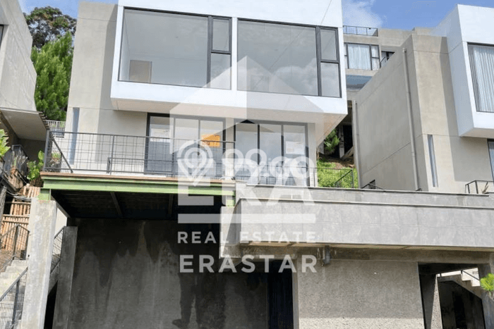 Kesempatan Investasi! Vila di Dago, Area 316m², Hasil Tinggi untuk investasi Kesempatan Investasi! Vila di Dago, Area 316m², Hasil Tinggi untuk investasi