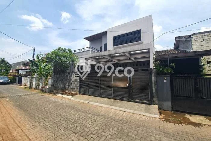 For Sale Rumah 5 Kamar Lokasi Strategis Bagus dan Strategis di Ciputat For Sale Rumah 5 Kamar Lokasi Strategis Bagus dan Strategis di Ciputat