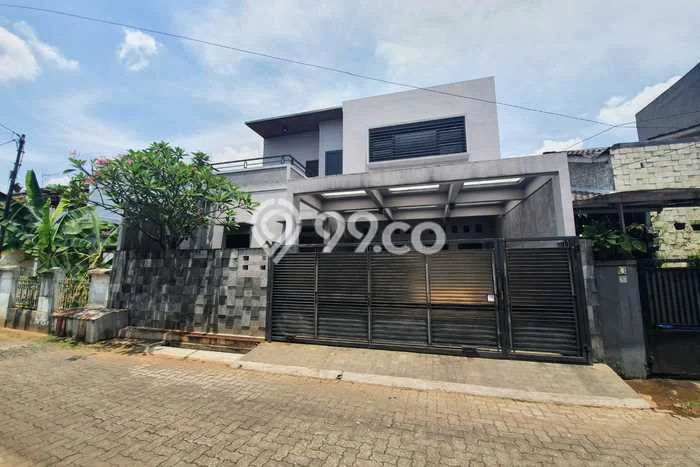For Sale Rumah 5 Kamar Lokasi Strategis Bagus dan Strategis di Ciputat For Sale Rumah 5 Kamar Lokasi Strategis Bagus dan Strategis di Ciputat