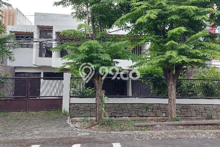 Sewa Rumah Nyaman LT 1050m2 / LB 1200m2 di Dharma Husada, Surabaya Sewa Rumah Nyaman LT 1050m2 / LB 1200m2 di Dharma Husada, Surabaya