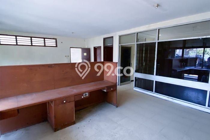 INVESTASI POTENSIAL! Gudang di Genteng, Luas 285m2m², Area Bisnis INVESTASI POTENSIAL! Gudang di Genteng, Luas 285m2m², Area Bisnis