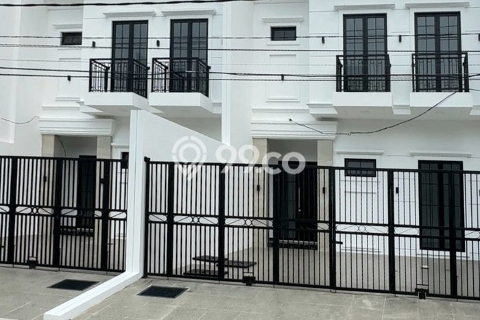 Dijual Rumah Luas Megah Dengan View Cantik di Mulyosari, Surabaya Dijual Rumah Luas Megah Dengan View Cantik di Mulyosari, Surabaya