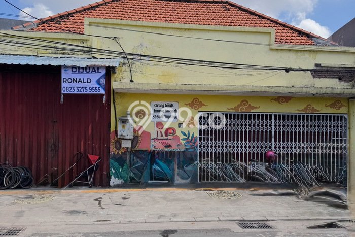 INVESTASI POTENSIAL! Gudang di Genteng, Luas 285m2m², Area Bisnis INVESTASI POTENSIAL! Gudang di Genteng, Luas 285m2m², Area Bisnis