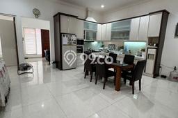 Jual Rumah Mewah Megah Dengan View Cantik di Darmo permai, Surabaya Jual Rumah Mewah Megah Dengan View Cantik di Darmo permai, Surabaya
