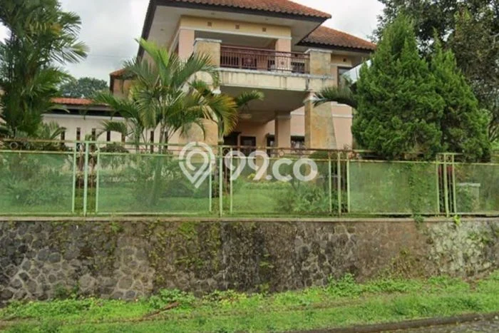 Vila Kawasan Prigen, Luas 2500m2m², Ideal untuk beragam keperluan Vila Kawasan Prigen, Luas 2500m2m², Ideal untuk beragam keperluan