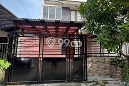 Jual Rumah Strategis Bagus Punya 4 KT di Wonocolo Surabaya SHM Jual Rumah Strategis Bagus Punya 4 KT di Wonocolo Surabaya SHM