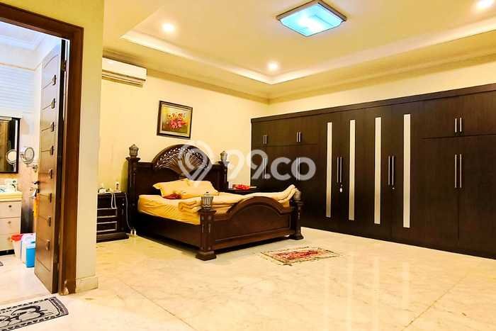 Ready to Use! Premium House LT 580m2 Desain Elegan di Jati Padang Ready to Use! Premium House LT 580m2 Desain Elegan di Jati Padang