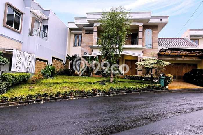 Ready to Use! Premium House LT 580m2 Desain Elegan di Jati Padang Ready to Use! Premium House LT 580m2 Desain Elegan di Jati Padang