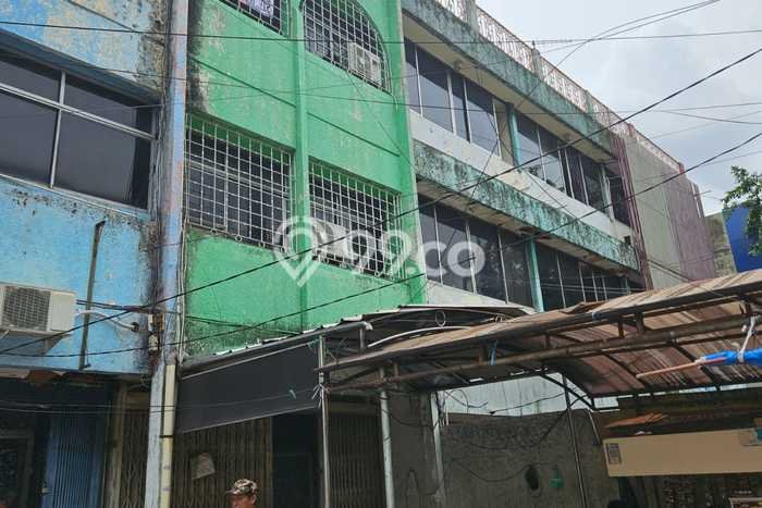 Unit Ruko Disewa Lokasi Senen, Jakarta Pusat Spesifikasi Luas Bangunan 216m2 Unit Ruko Disewa Lokasi Senen, Jakarta Pusat Spesifikasi Luas Bangunan 216m2