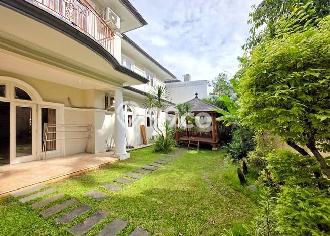 Ready to Use! Luxury House LT 561m2 Desain Modern di BSD Bukit Golf Ready to Use! Luxury House LT 561m2 Desain Modern di BSD Bukit Golf