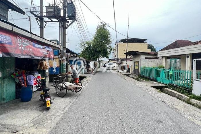 AREA TERSIBUK! Ruko di Medan Kota, Luas 240m², Pusat Komersial AREA TERSIBUK! Ruko di Medan Kota, Luas 240m², Pusat Komersial