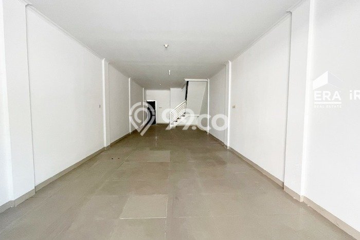 Ruko disewakan lokasi strategis Banjarsari Solo 260m2 Ruko disewakan lokasi strategis Banjarsari Solo 260m2