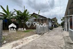 Jarang Ada! Tanah di Colomadu Punya Luas 105m2 SHM Jarang Ada! Tanah di Colomadu Punya Luas 105m2 SHM
