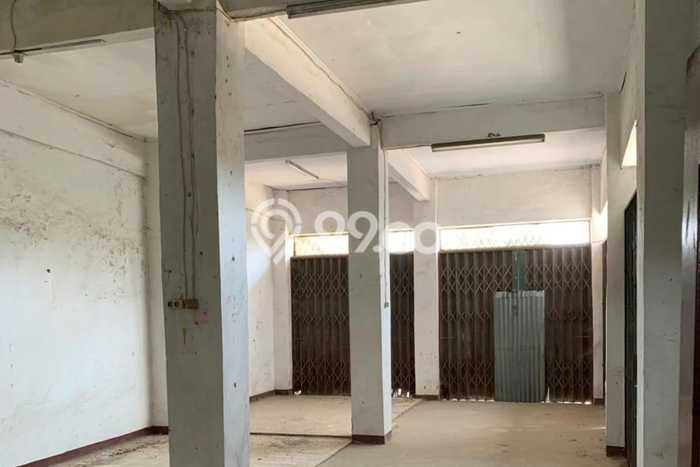 INVESTASI CERDAS! Gudang di Cikarang, Luas 700m², Akses Mainroad INVESTASI CERDAS! Gudang di Cikarang, Luas 700m², Akses Mainroad