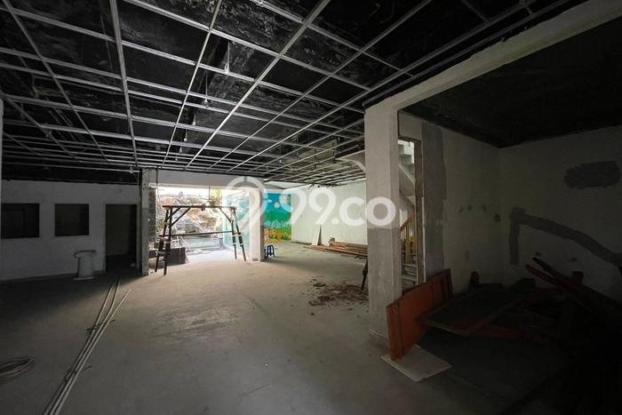 Gudang Area Komersial di Kelapa Gading, Luas 350m2m², Siap Operasional Gudang Area Komersial di Kelapa Gading, Luas 350m2m², Siap Operasional
