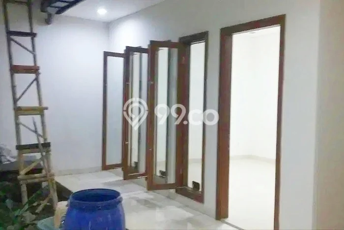 Ready to Use! Premium House LT 273m2 Desain Elegan di Kedoya Baru Ready to Use! Premium House LT 273m2 Desain Elegan di Kedoya Baru