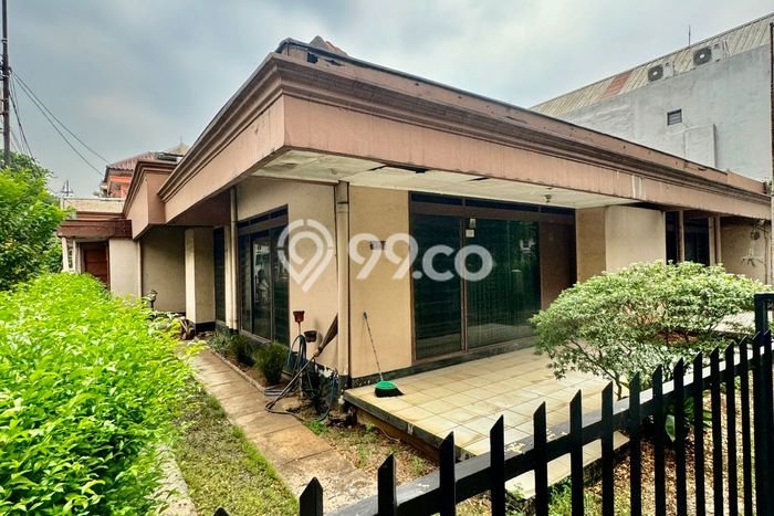 Rumah Luxury Modern Tanpa Renovasi di Slipi Jakarta Barat Rumah Luxury Modern Tanpa Renovasi di Slipi Jakarta Barat