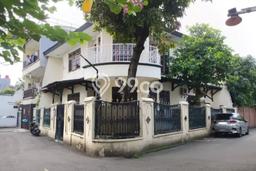 Jual Rumah Luas Elegan Dengan View Cantik di Slipi, Jakarta Barat Jual Rumah Luas Elegan Dengan View Cantik di Slipi, Jakarta Barat