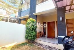 Hunian Mewah Dijual LT 161m2 di Kebon Jeruk, Jakarta Barat Hunian Mewah Dijual LT 161m2 di Kebon Jeruk, Jakarta Barat